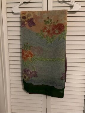 Floral Green & Red Multicolor Lightweight Wrap